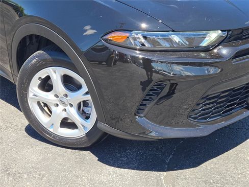 Certified 2025 Dodge Hornet GT w/ Cold Weather Group AWD/4WD image 4