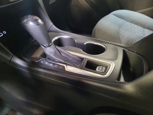 Used 2020 Chevrolet Equinox LT FWD image 26