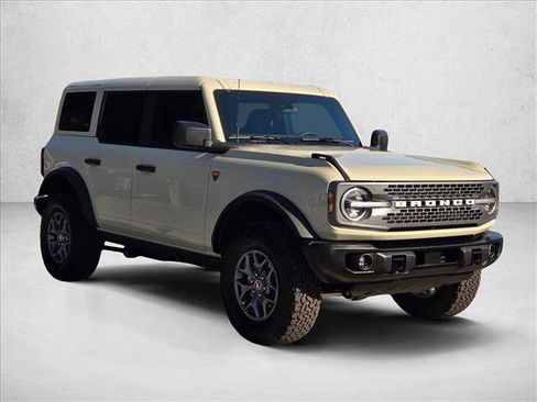 New 2025 Ford Bronco Badlands image 5