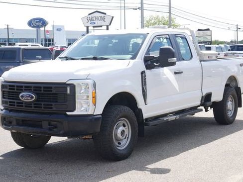 Used 2023 Ford F250 XL w/ F-250 >10K GVWR Package AWD/4WD image 6