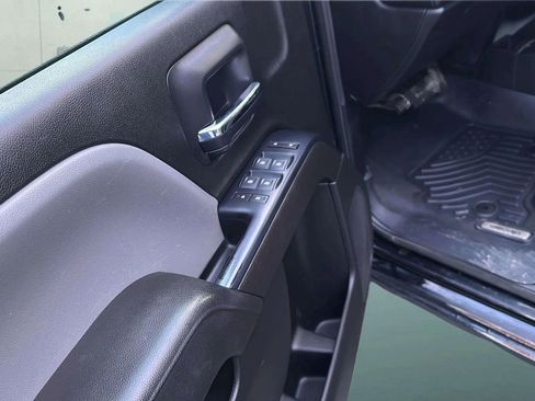 Used 2017 Chevrolet Silverado 2500 W/T image 13