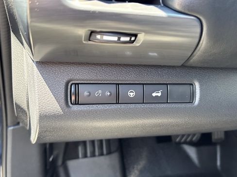 Used 2022 Nissan Pathfinder SL FWD image 22