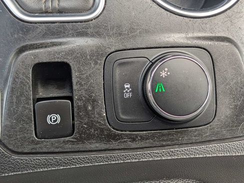 Used 2019 Chevrolet Traverse LS FWD image 25