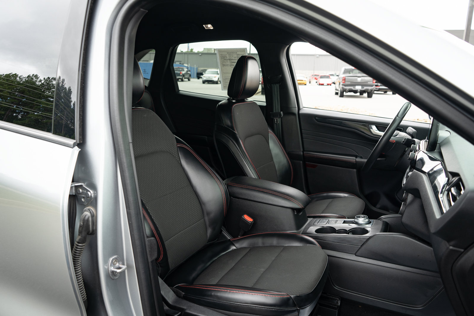 Used 2024 Ford Escape ST-Line w/ Cold Weather Package FWD image 22