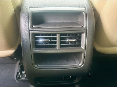 Used 2017 Cadillac XT5 Premium Luxury FWD image 13