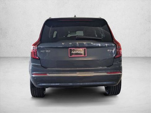 Certified 2026 Volvo XC90 B6 Plus w/ Protection Package Premier AWD/4WD image 8