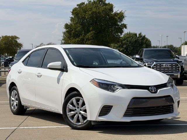 Used 2016 Toyota Corolla LE FWD image 2