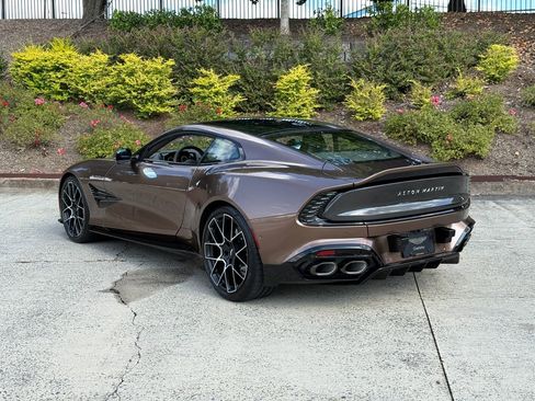 New 2025 Aston Martin Vanquish image 2