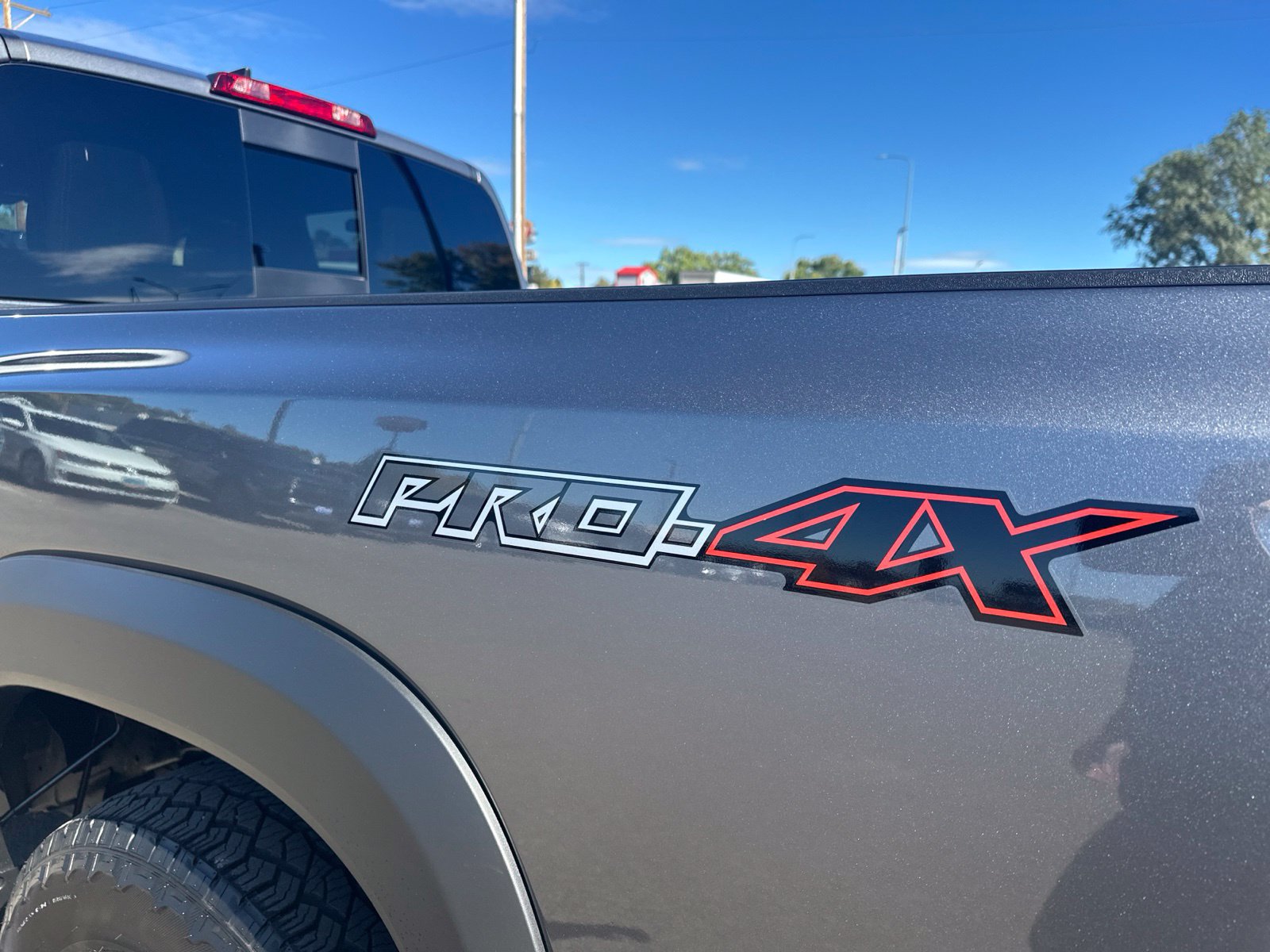 Used 2025 Nissan Frontier PRO-4X AWD/4WD image 9