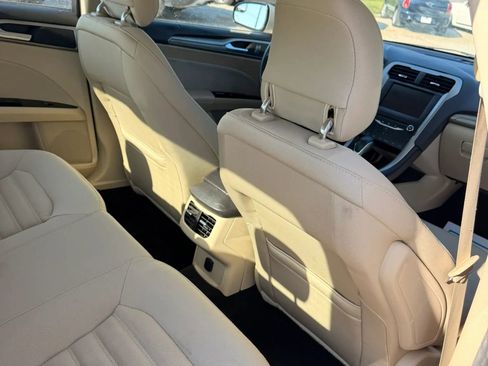 Used 2015 Ford Fusion SE FWD image 20