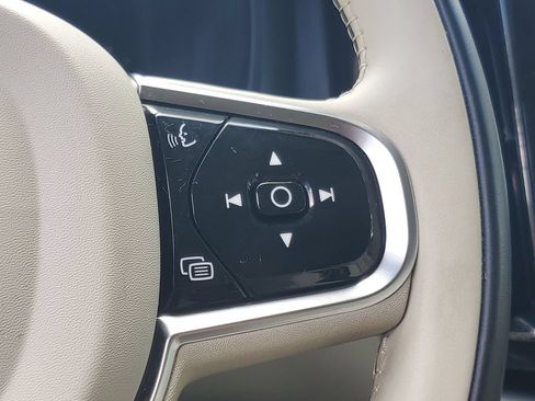 Certified 2023 Volvo XC60 B5 Core w/ Climate Package FWD image 23