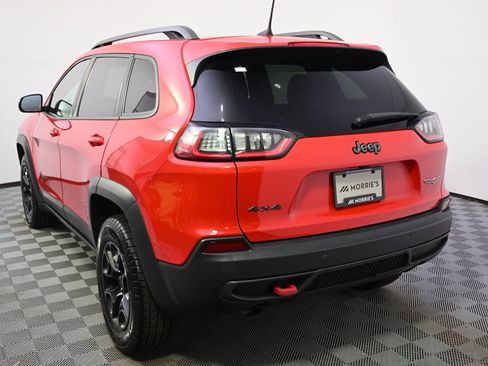 Used 2019 Jeep Cherokee Trailhawk AWD/4WD image 4