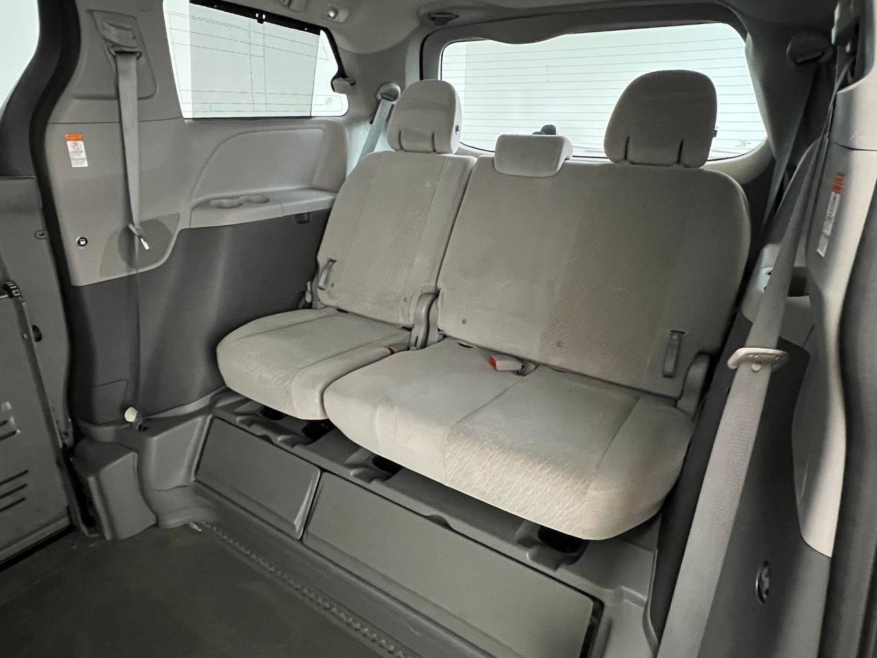Used 2015 Toyota Sienna LE FWD image 12