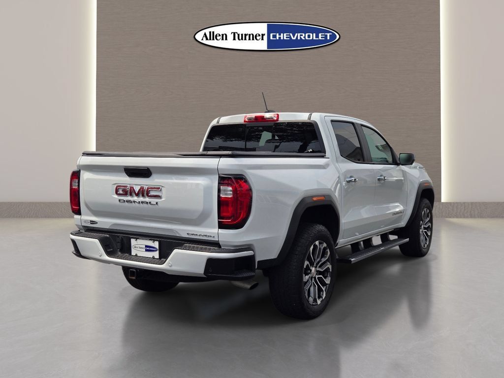 Used 2024 GMC Canyon Denali AWD/4WD image 6