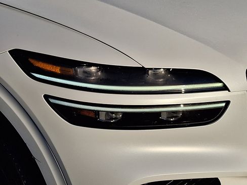 Certified 2023 Genesis GV70 2.5T w/ Sport Prestige Package image 9