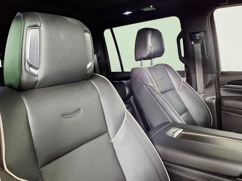 Used 2022 Cadillac Escalade ESV Sport w/ Touring Package AWD/4WD image 11