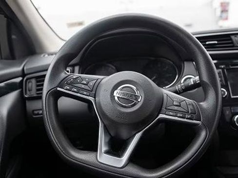 Used 2019 Nissan Rogue Sport SV image 12