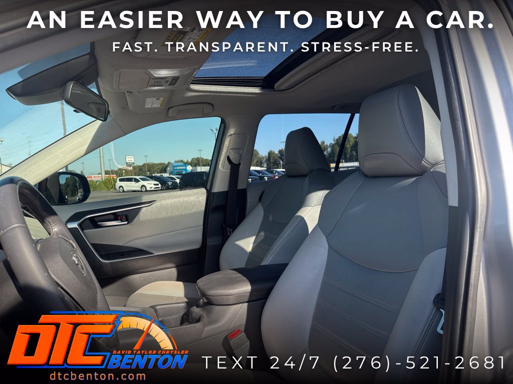 Used 2021 Toyota RAV4 XLE Premium FWD image 7