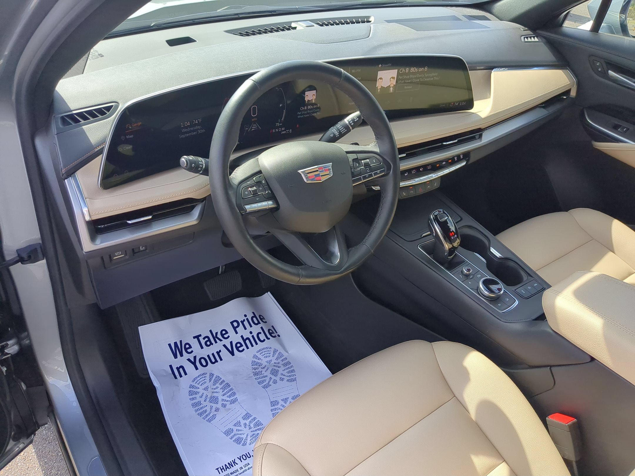 Certified 2024 Cadillac XT4 Luxury w/ Cold Weather Package AWD/4WD image 9