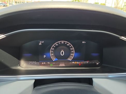 New 2026 Volkswagen Taos SE FWD image 28