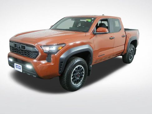 Used 2025 Toyota Tacoma TRD Off-Road w/ TRD Off Road Upgrade Package AWD/4WD image 7
