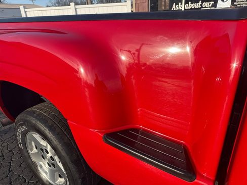 Used 2005 Chevrolet Silverado 1500 LS w/ Light Duty Power Package AWD/4WD image 7