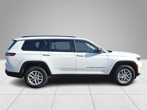Used 2024 Jeep Grand Cherokee L Laredo image 7