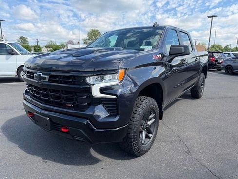 Used 2023 Chevrolet Silverado 1500 LT Trail Boss w/ Protection Package AWD/4WD image 3