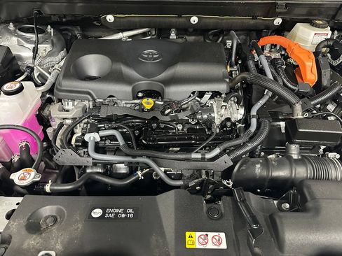 Used 2025 Toyota RAV4 XLE AWD/4WD image 67