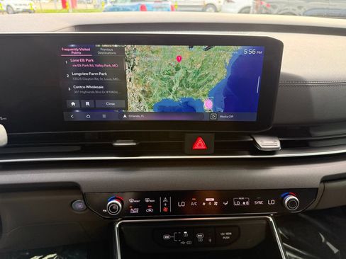 Used 2025 Kia Carnival SX FWD image 15