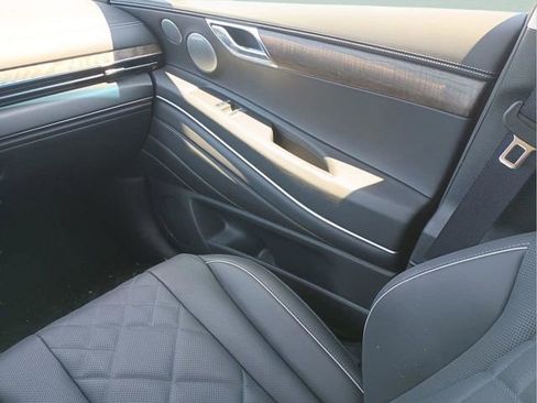 Used 2025 Genesis GV80 3.5T Prestige AWD/4WD image 12