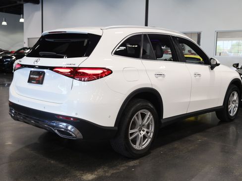 Used 2023 Mercedes-Benz GLC 300 4MATIC image 6