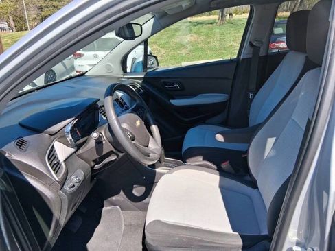 Used 2020 Chevrolet Trax LS w/ Tint and Cruise Package AWD/4WD image 9