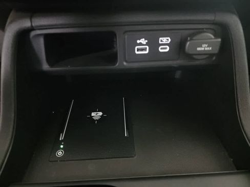 Used 2025 Honda Pilot Touring image 23