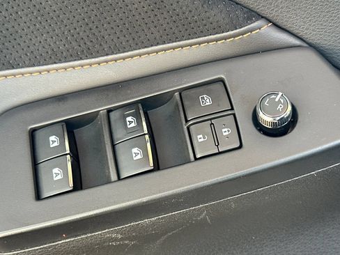 Used 2019 Toyota Avalon XSE w/ All Weather Liner Package FWD image 13