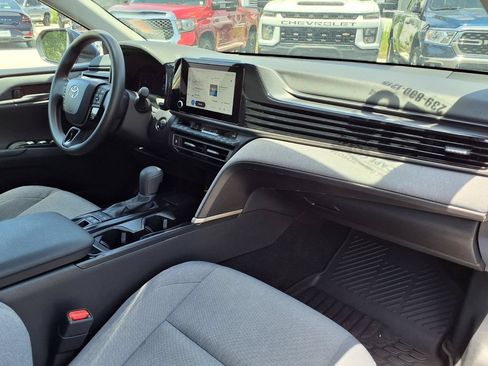 Used 2025 Toyota Camry LE FWD image 10