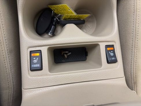 Used 2015 Nissan Rogue SV w/ SV Premium Package FWD image 30
