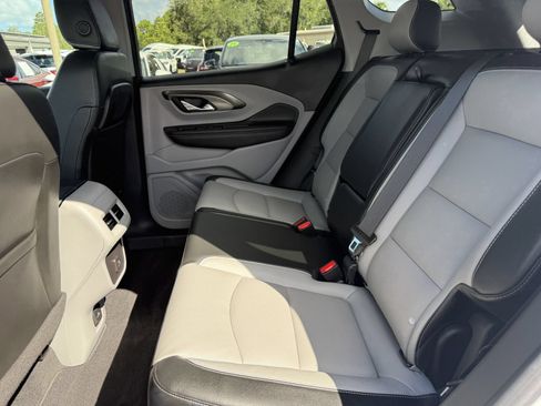 Used 2023 GMC Terrain SLT w/ Infotainment Package II FWD image 18
