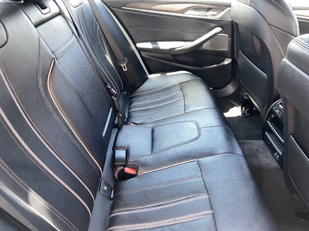 Used 2021 BMW 530i xDrive w/ Premium Package AWD/4WD image 11