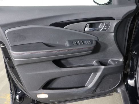 Used 2022 Honda Pilot Black Edition image 19