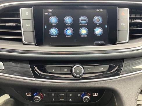 Used 2018 Buick Enclave Essence AWD/4WD image 23