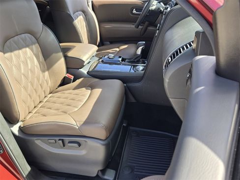 Used 2024 Nissan Armada Platinum w/ Captain's Chairs Package image 17