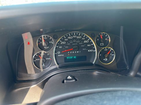 Used 2021 GMC Savana 3500 Extended w/ Power Convenience Package RWD image 17