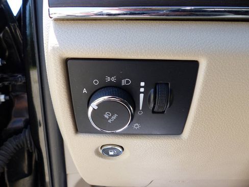 Used 2021 Jeep Grand Cherokee Summit AWD/4WD image 24