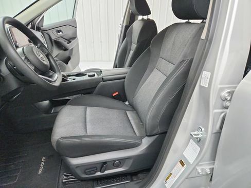 Used 2024 Nissan Rogue SV AWD/4WD image 19