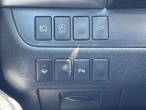 Used 2018 Toyota Highlander Limited FWD image 29
