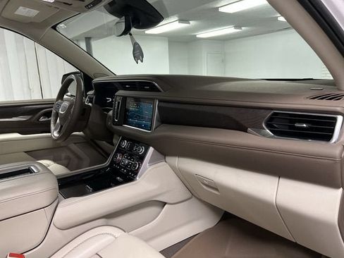 Used 2024 GMC Yukon Denali w/ Denali Reserve Package AWD/4WD image 30