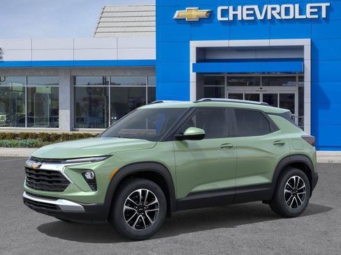 New 2026 Chevrolet TrailBlazer LT FWD image 2