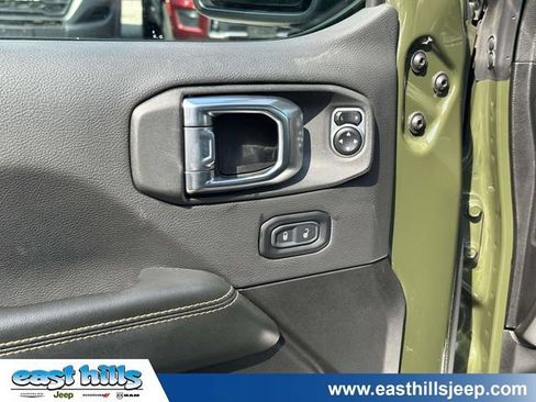 Used 2024 Jeep Wrangler Unlimited Sahara w/ Technology Group AWD/4WD image 17