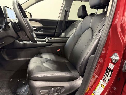 Used 2024 Toyota Grand Highlander Platinum image 16